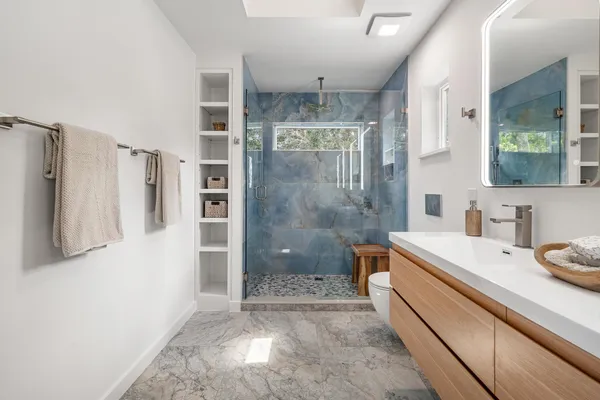 a view of walk in closet