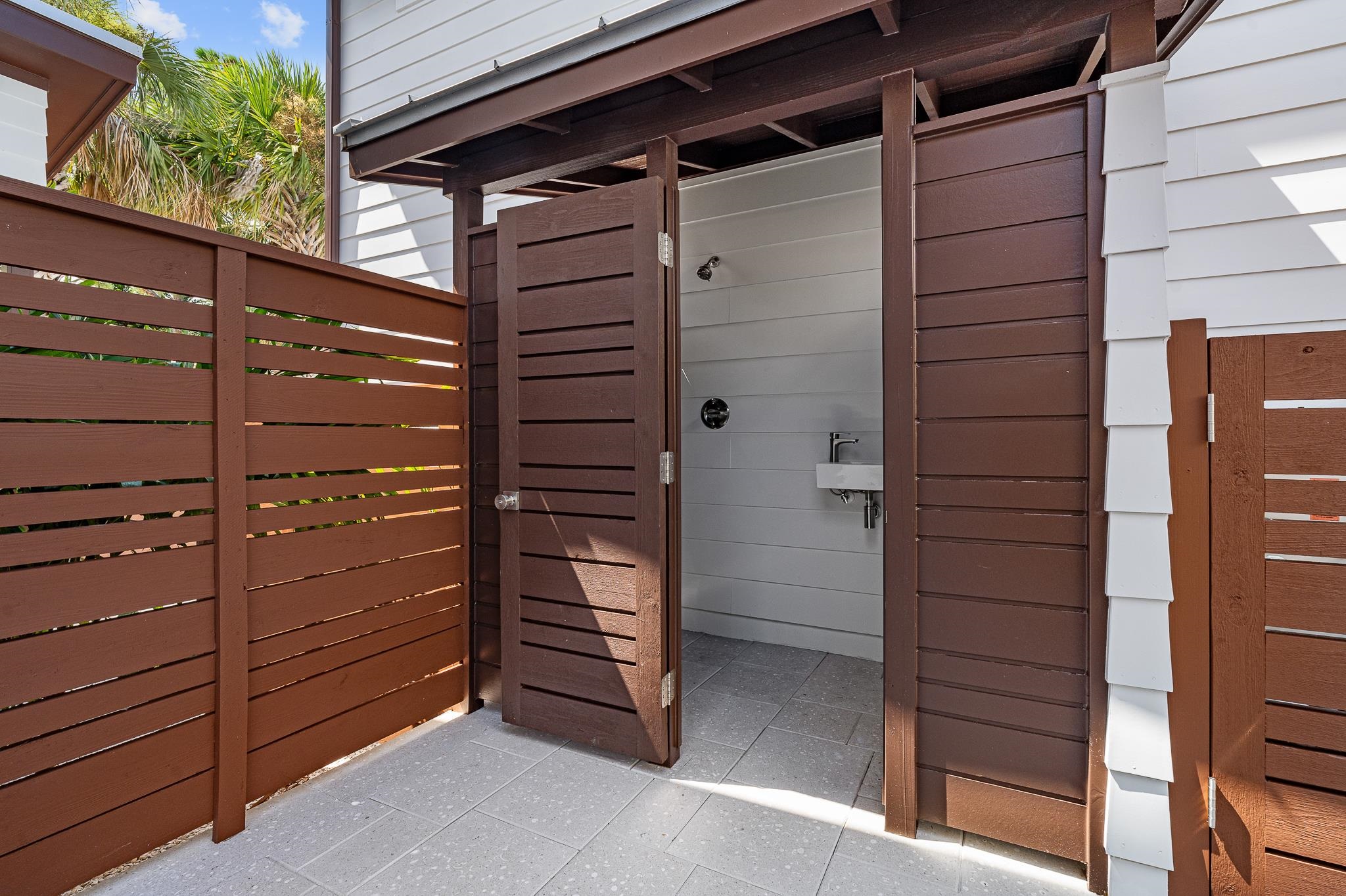 327 Minorca Avenue St. Augustine, FL 32080 - Photo 43 of 74 a view of walk in closet