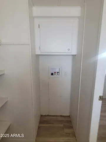 a view of utility room