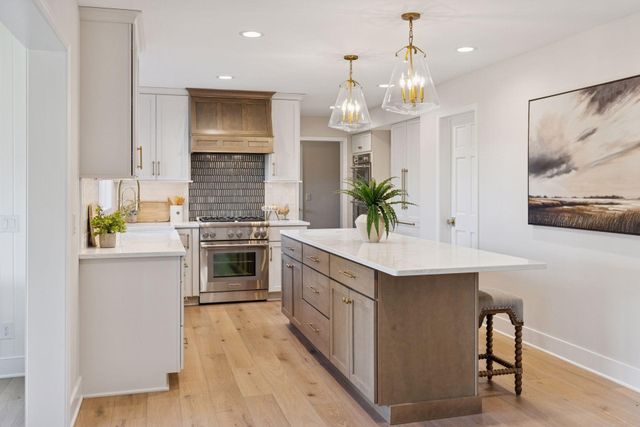 $1,775,000 | 350 Ferndale Road North, Wayzata, MN 55391