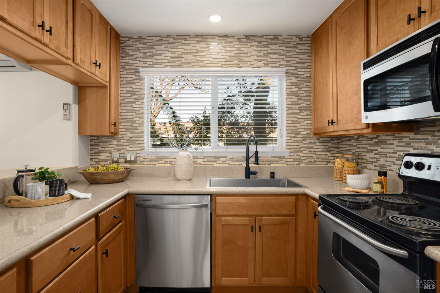 225 Burt Street, Unit 3 Santa Rosa, CA 95404 - Photo 4 of 42