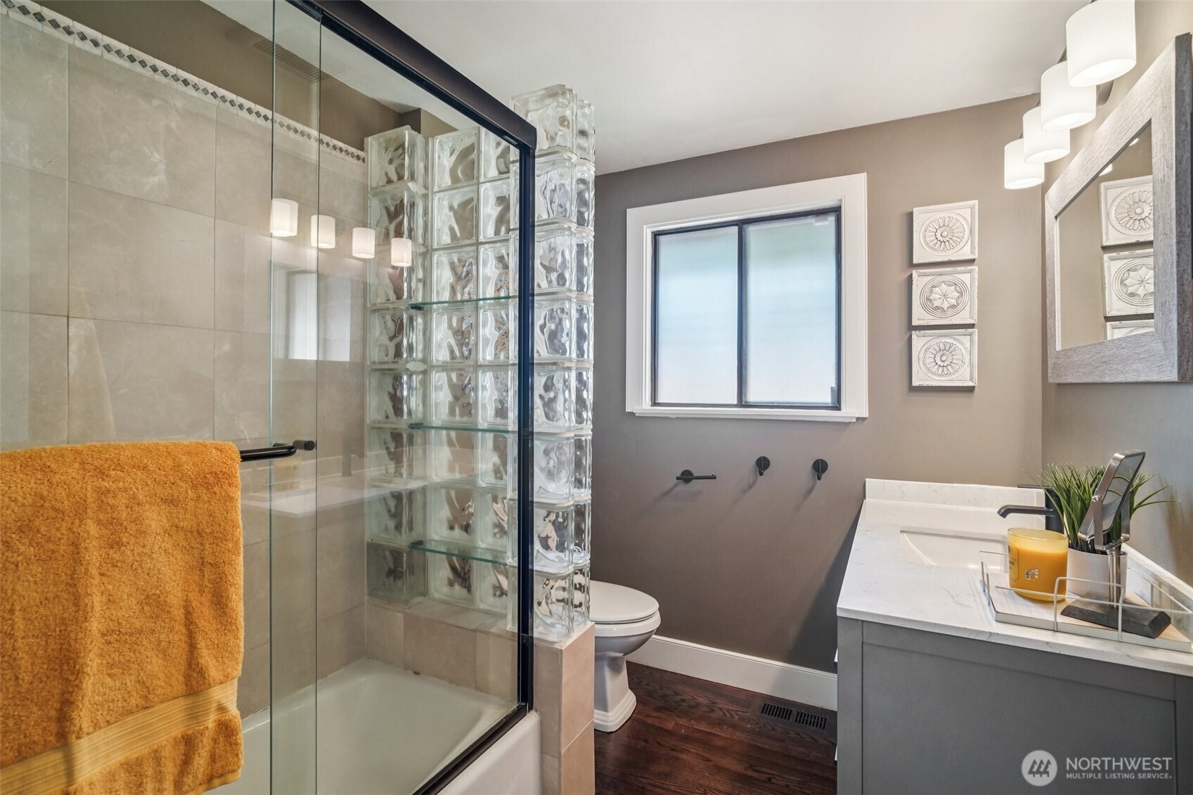 2209 Jones Avenue Northeast Renton, WA 98056 - Photo 12 of 30 Gallery Image 12