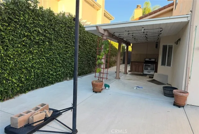 $7,500 | 10007 White Oak Avenue, Northridge, CA 91325