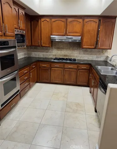 $7,500 | 10007 White Oak Avenue, Northridge, CA 91325