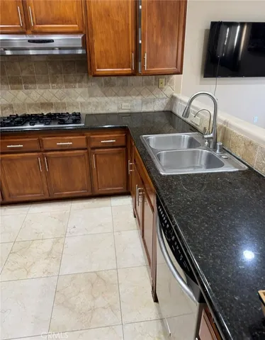 $7,500 | 10007 White Oak Avenue, Northridge, CA 91325