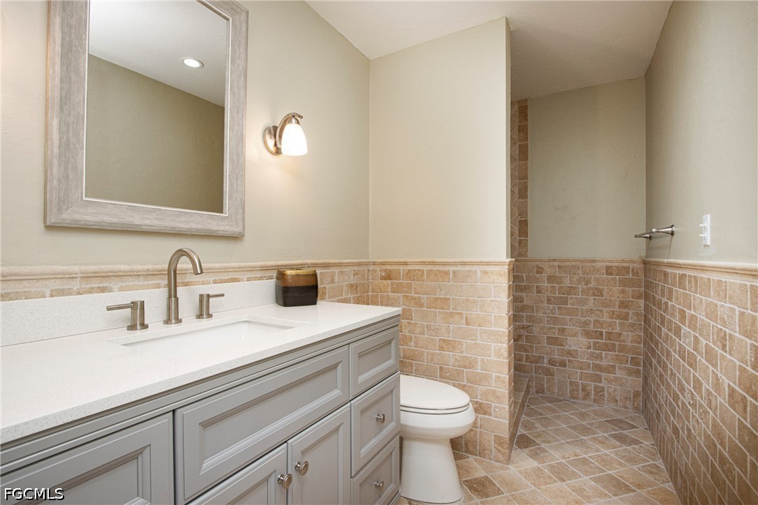 1380 Albatross Road Sanibel, FL 33957 - Photo 19 of 28