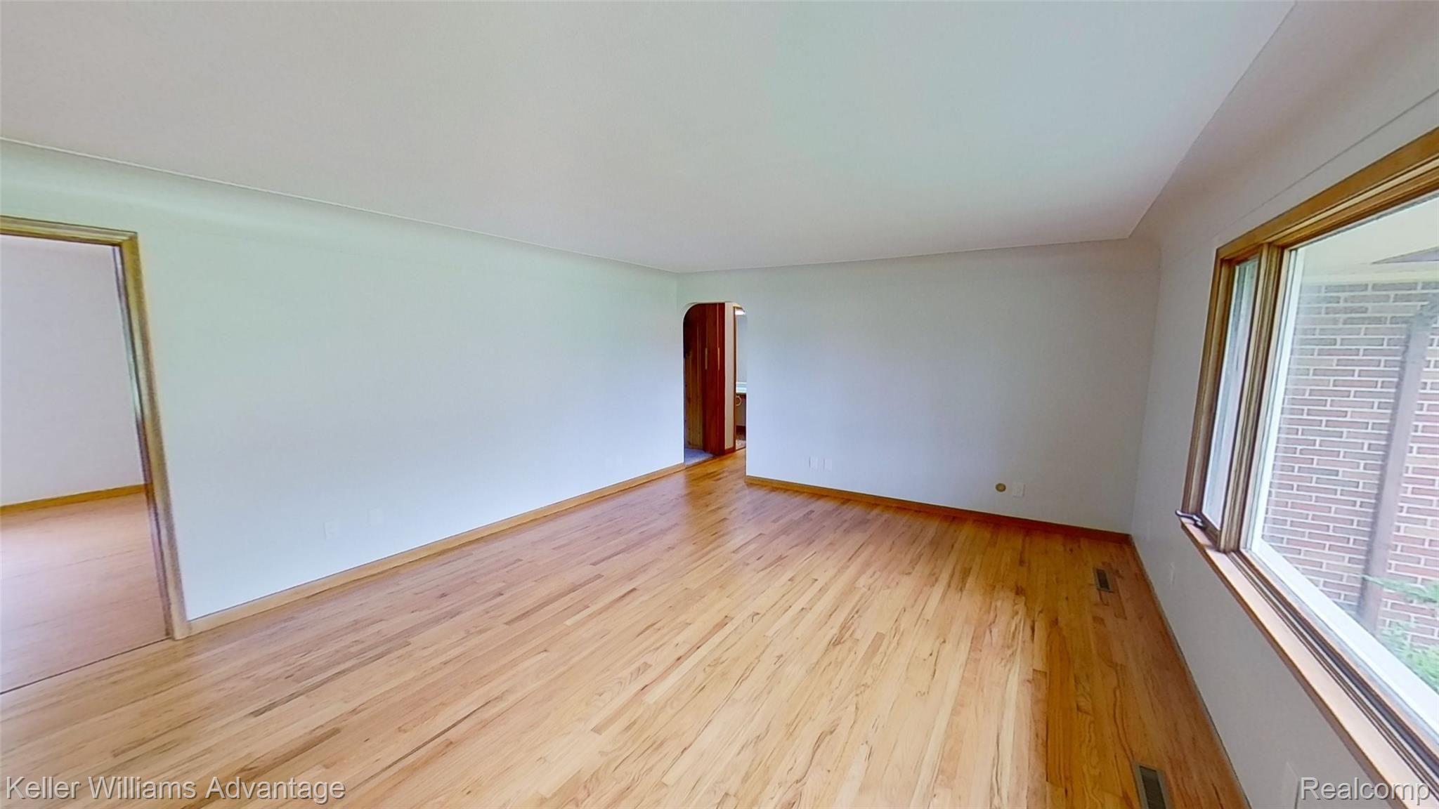 30862 West Road New Boston, MI 48164 - Photo 6 of 33 WestRd_30862_Livingroom 1.jpg