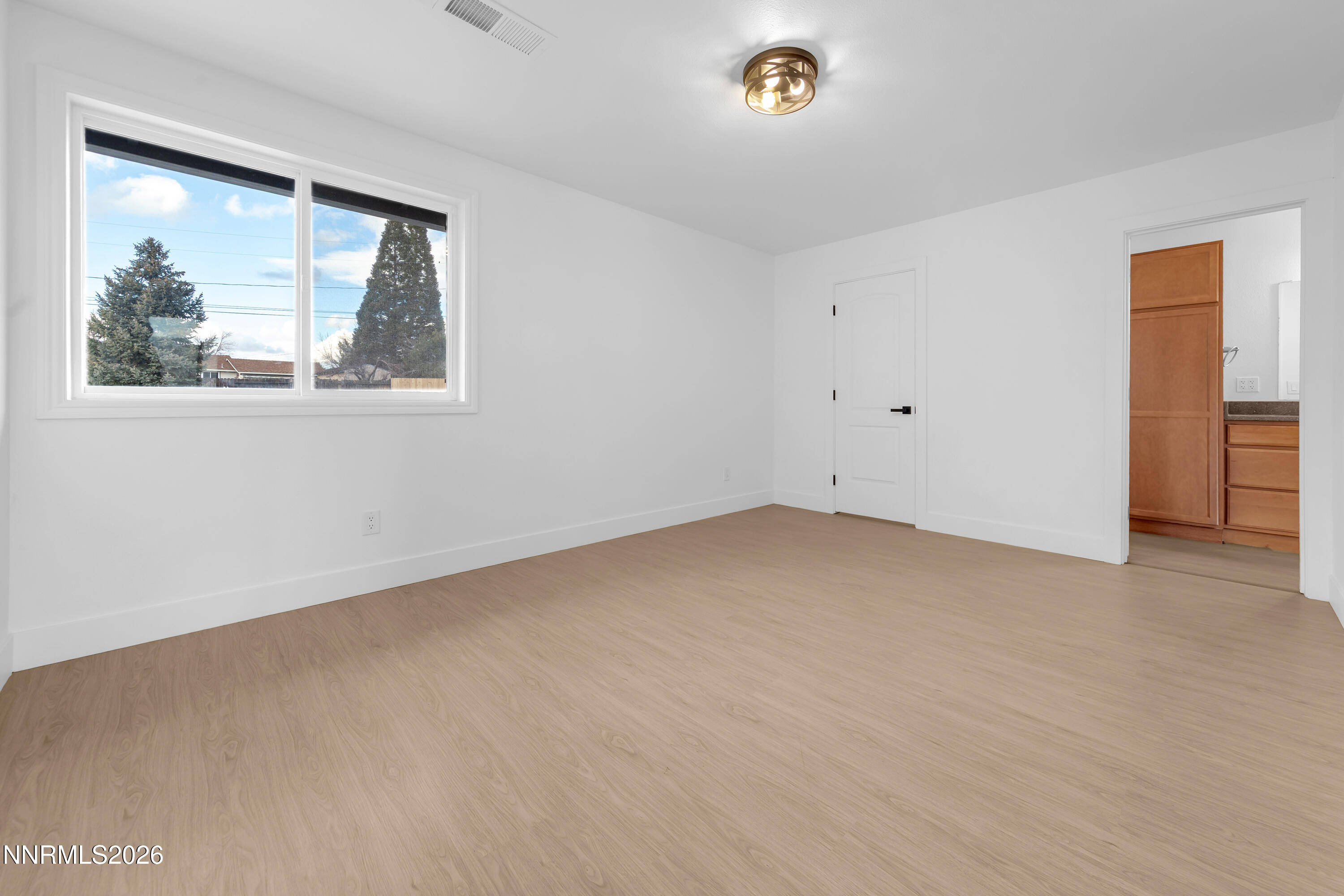 3825 Dyal Court Reno, NV 89508 - Photo 29 of 39 an empty room with a window