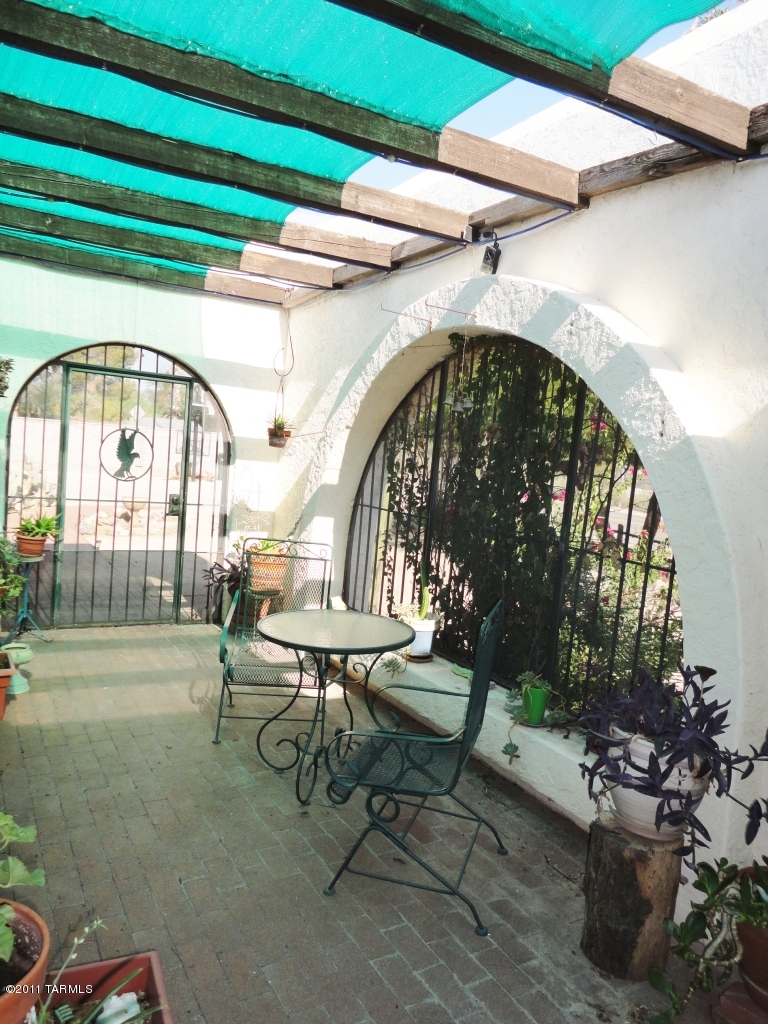 1330 West Roller Coaster Road Tucson, AZ 85704 - Photo 5 of 32 Gallery Image 5