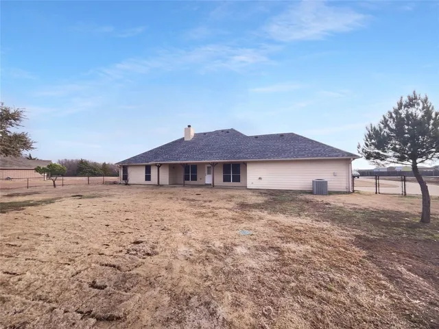 $425,000 | 3915 Tower Circle, Nevada, TX 75173