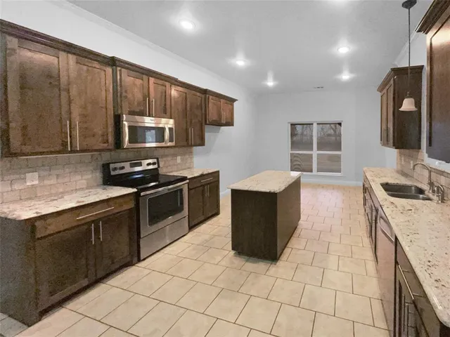 $425,000 | 3915 Tower Circle, Nevada, TX 75173