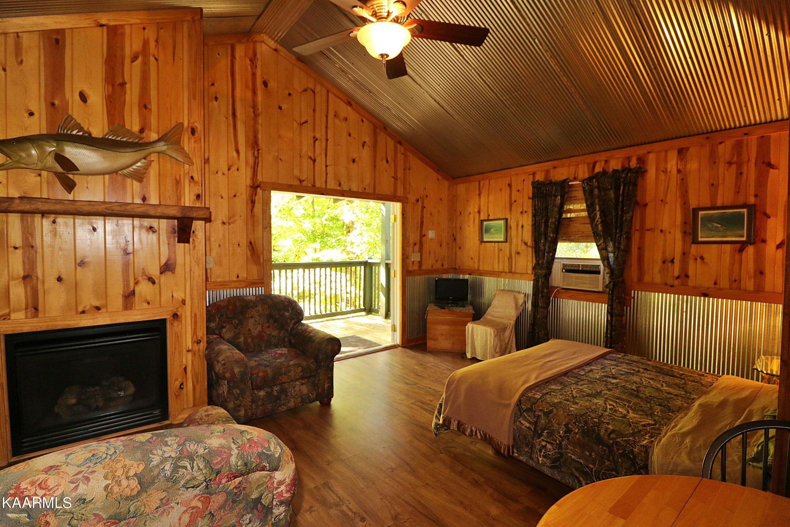 2165 Low Gap Road Robbins, TN 37852 - Photo 14 of 60 094A1385