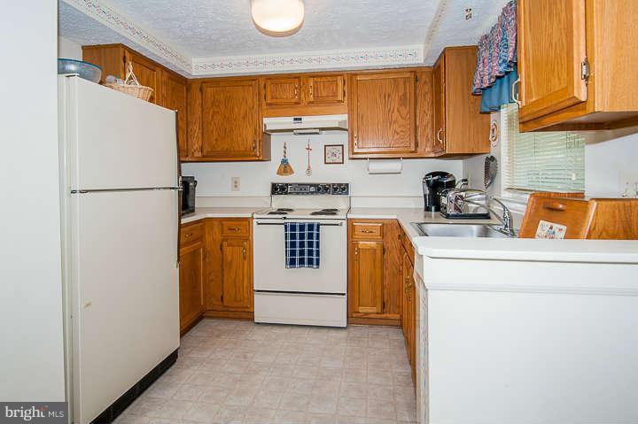 7485 Wounded Knee Road Lorton, VA 22079 - Photo 11 of 24 Kitchen