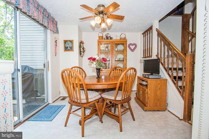 7485 Wounded Knee Road Lorton, VA 22079 - Photo 9 of 24 Kitchen