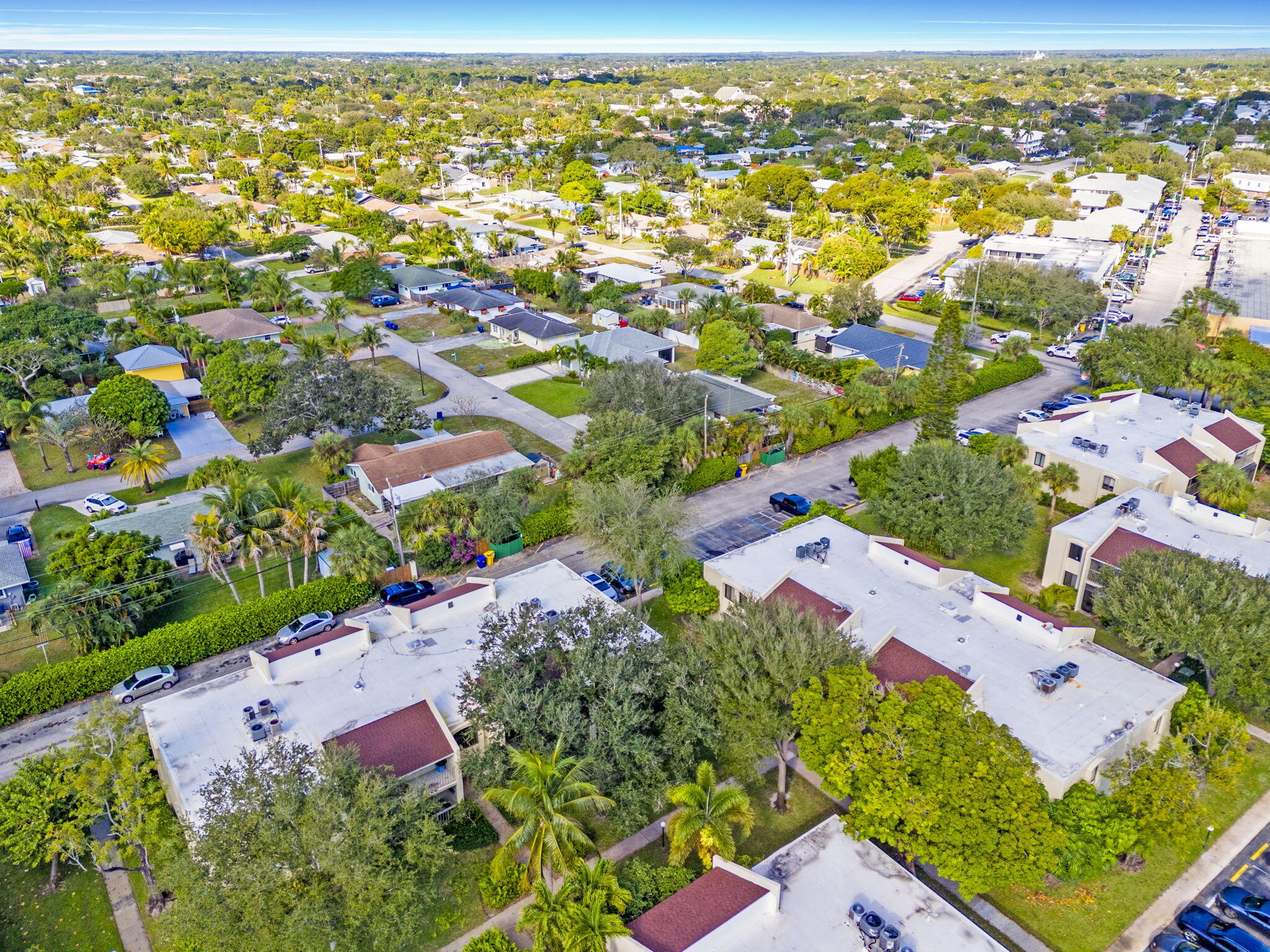 150 Pineview Road, Unit C7 Jupiter, FL 33469 - Photo 37 of 39 36-web-or-mls-DJI_20251203102537_0428_D