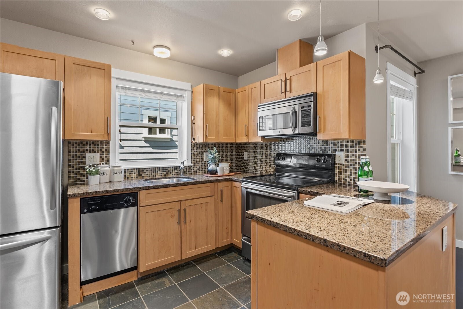 1108 29th Avenue South, Unit B Seattle, WA 98144 - Photo 8 of 31