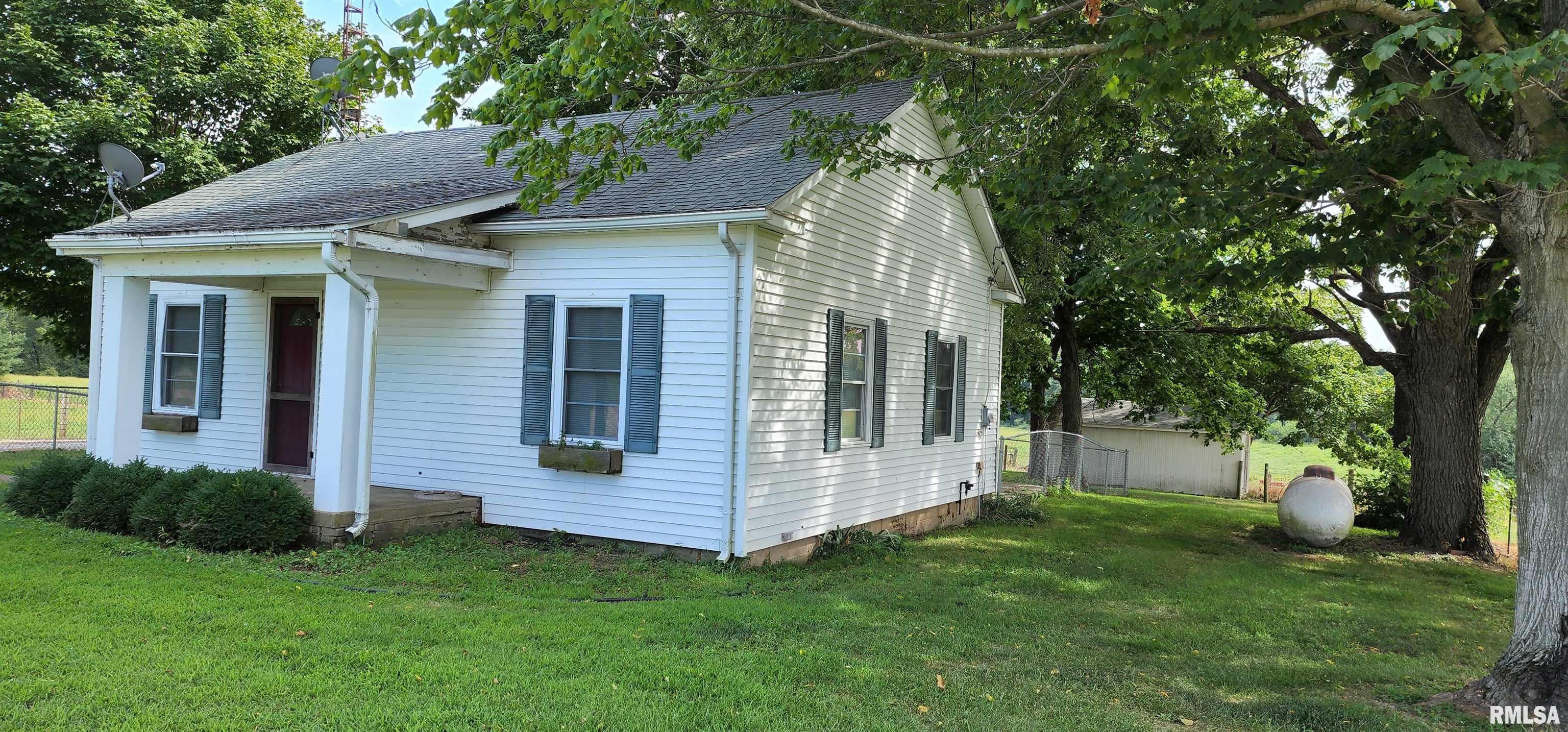 15880 Old Jacksonville Road New Berlin, IL 62670 - Photo 3 of 10