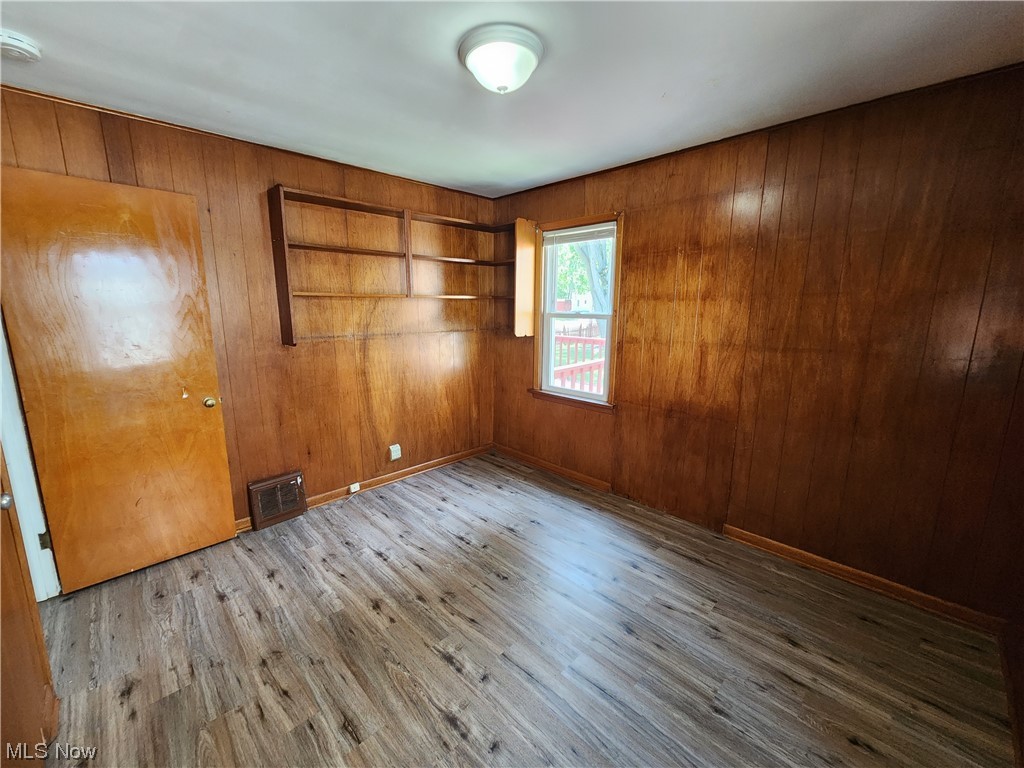 1340 Sunset Road Cleveland, OH 44124 - Photo 18 of 30