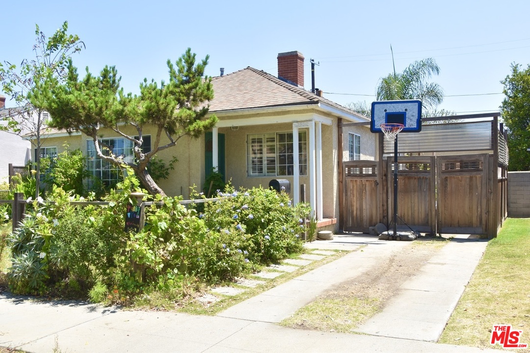 3532 Muirfield Road South Los Angeles, CA 90016 - Photo 2 of 38