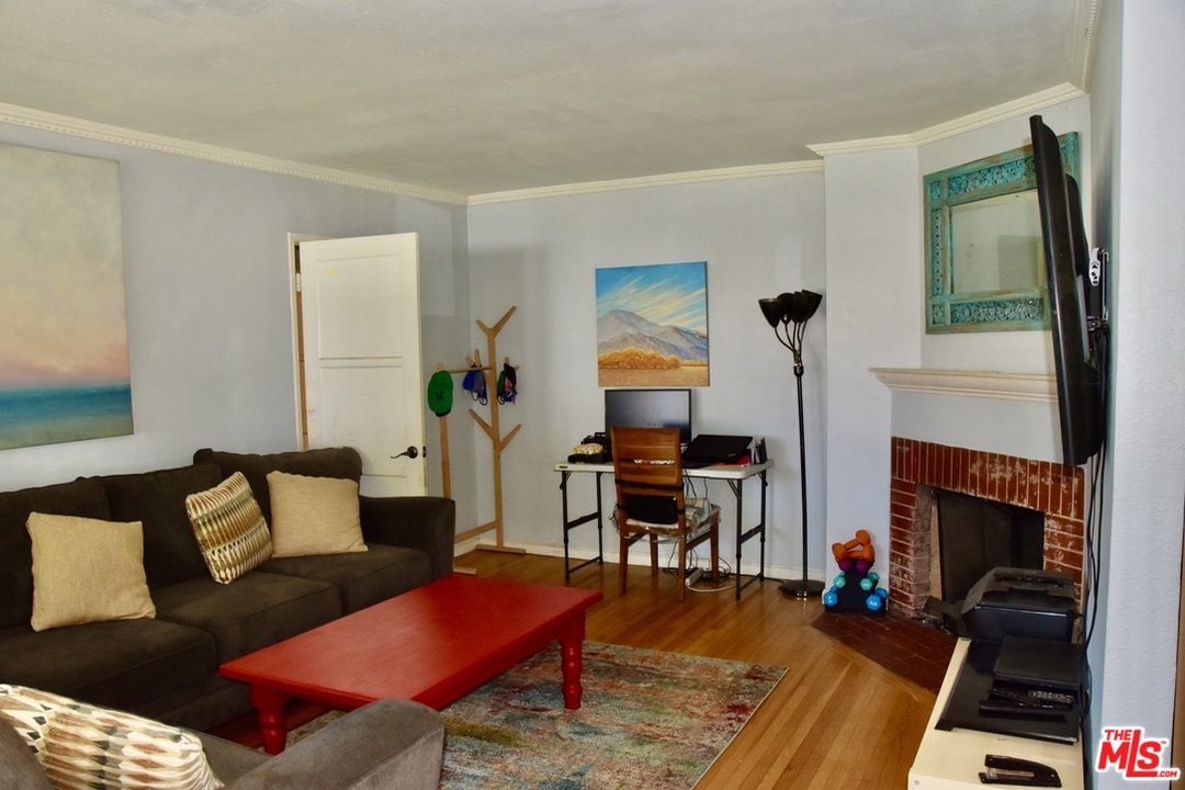 3532 Muirfield Road South Los Angeles, CA 90016 - Photo 4 of 38