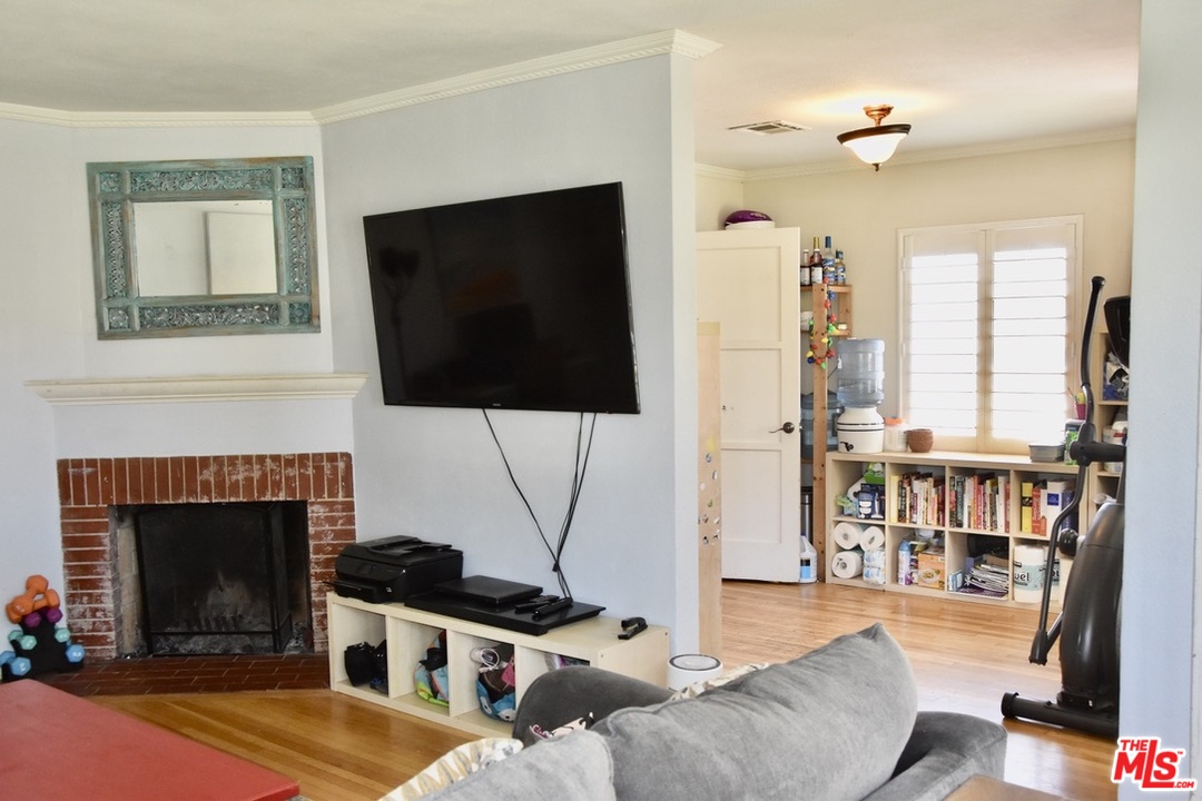 3532 Muirfield Road South Los Angeles, CA 90016 - Photo 5 of 38