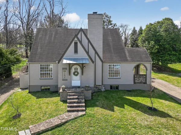 $263,300 | 142 Campbell Avenue, Marion, VA 24354