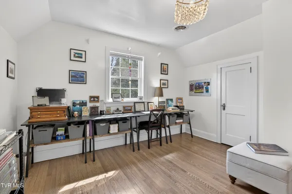 $263,300 | 142 Campbell Avenue, Marion, VA 24354
