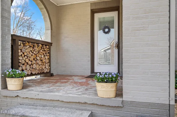 $263,300 | 142 Campbell Avenue, Marion, VA 24354