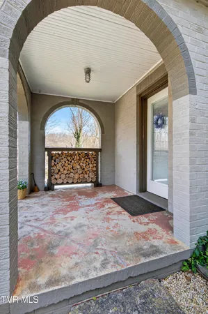 $263,300 | 142 Campbell Avenue, Marion, VA 24354