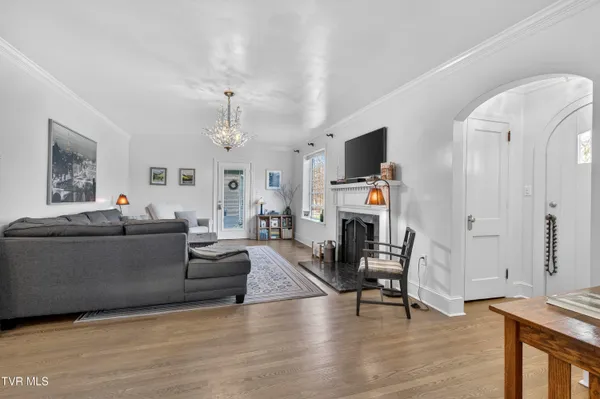 $263,300 | 142 Campbell Avenue, Marion, VA 24354