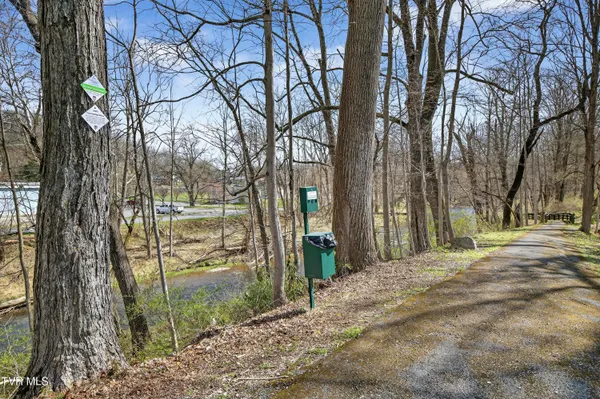 $263,300 | 142 Campbell Avenue, Marion, VA 24354
