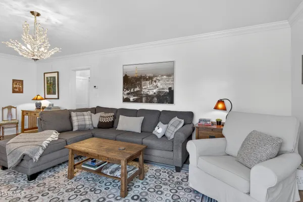 $263,300 | 142 Campbell Avenue, Marion, VA 24354