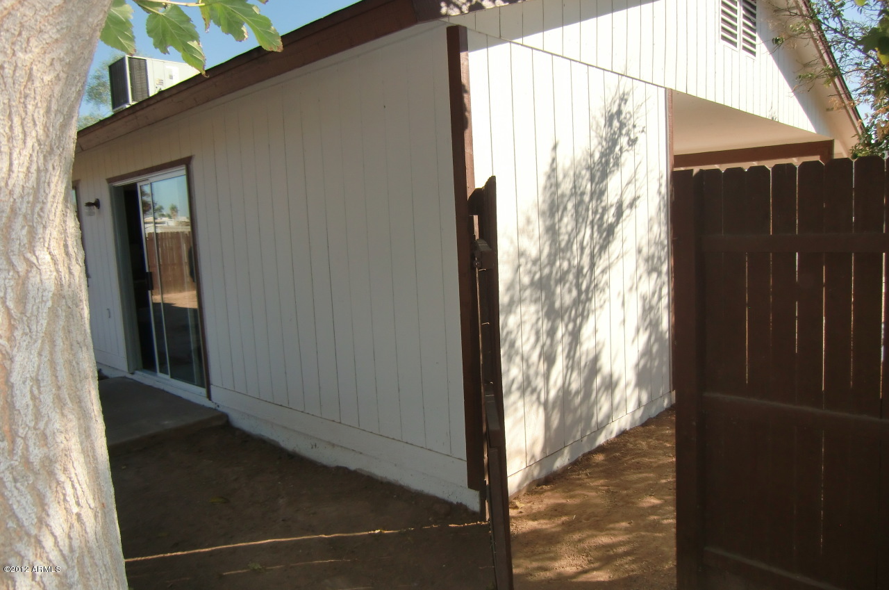 808 West El Prado Road Chandler, AZ 85225 - Photo 5 of 22 New Side Gate-Rear Mulberry Tree