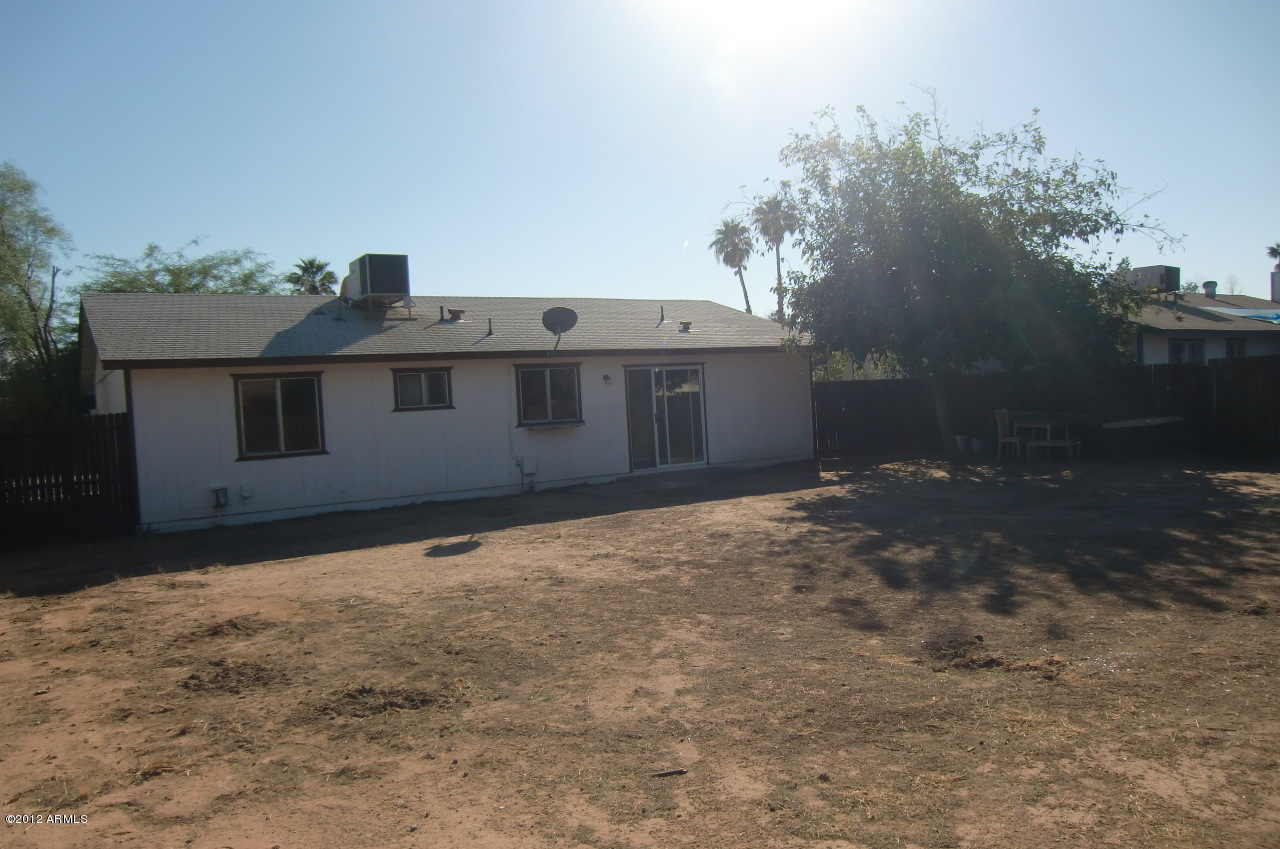 808 West El Prado Road Chandler, AZ 85225 - Photo 8 of 22 A Big Lot--A future Addition?