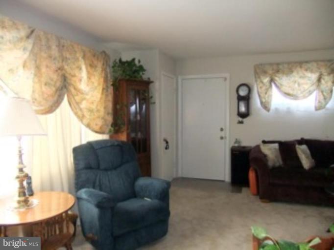 7857 Shellye Road Glen Burnie, MD 21060 - Photo 2 of 28 Entrance / Foyer
