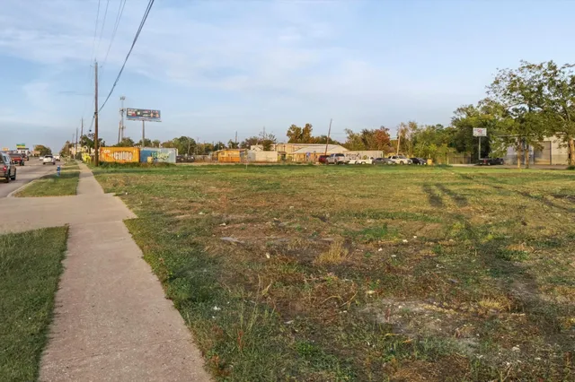 a view of a lake with houses