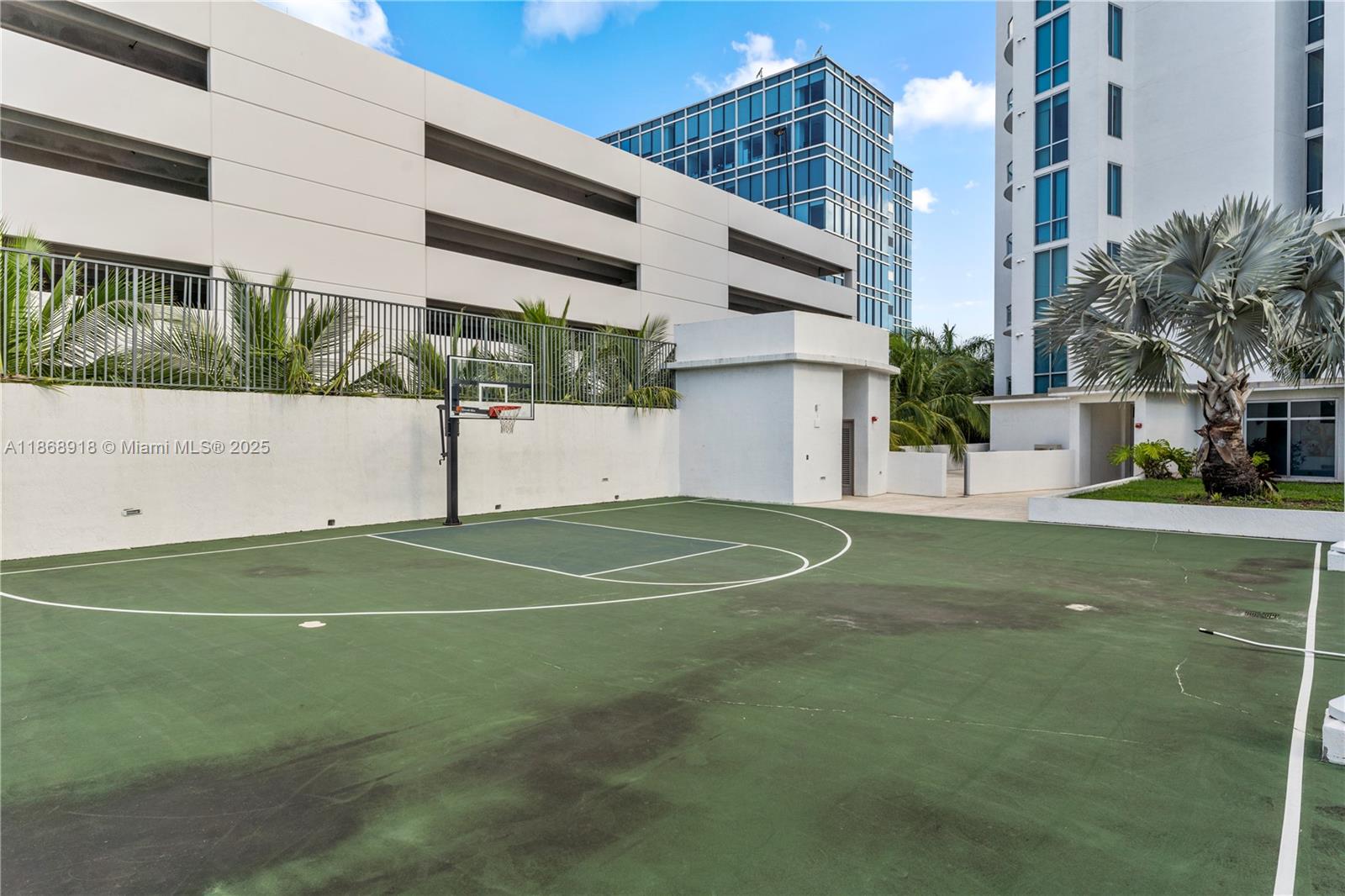 3029 Northeast 188th Street, Unit 924 Aventura, FL 33180 - Photo 19 of 20 a view of a white building