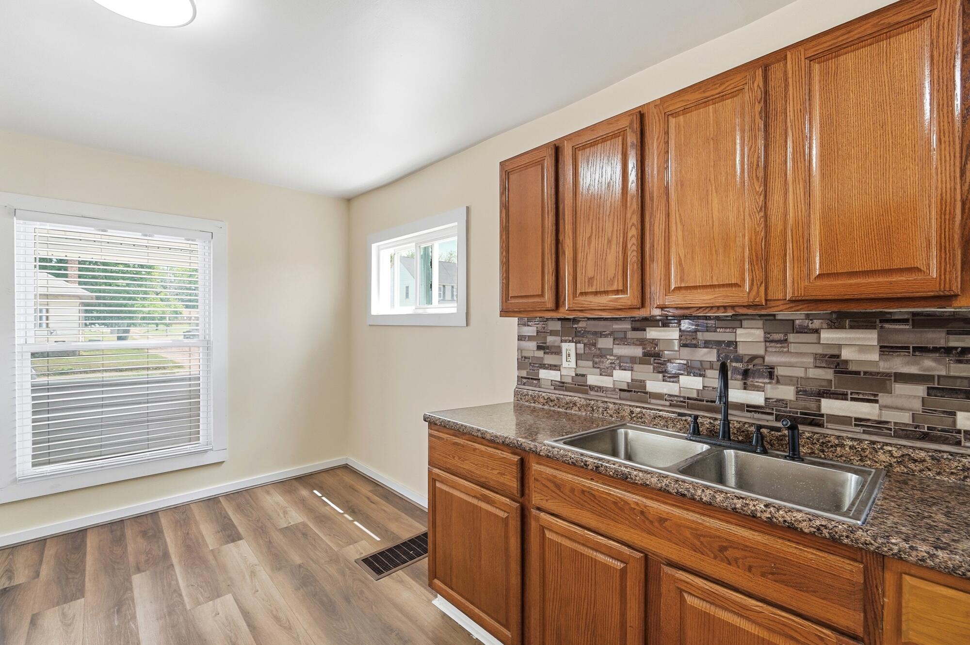 2015 Clifton Avenue Springfield, OH 45505 - Photo 15 of 56 074