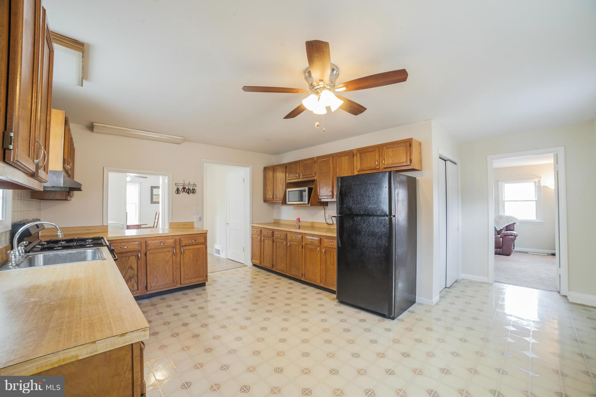 6134 Montrose Road Cheverly, MD 20785 - Photo 13 of 30 Kitchen