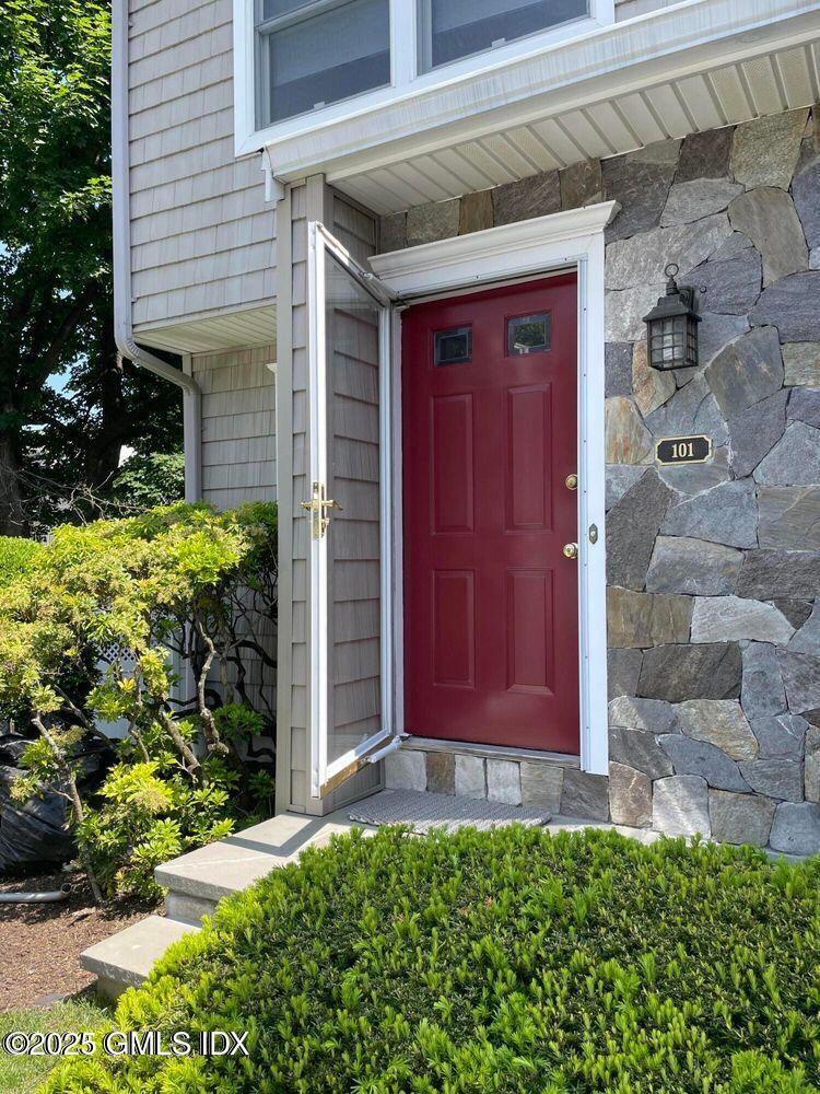 5 Glen Street, Unit 101 Greenwich, CT 06830 - Photo 3 of 16 3