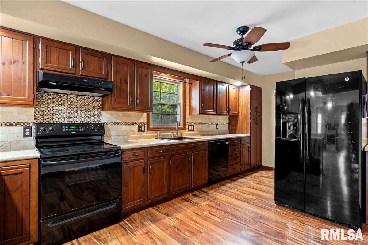 2605 Cardifs Avenue Springfield, IL 62704 - Photo 14 of 37
