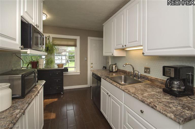 16080 Glynn Road Cleveland, OH 44112 - Photo 5 of 22