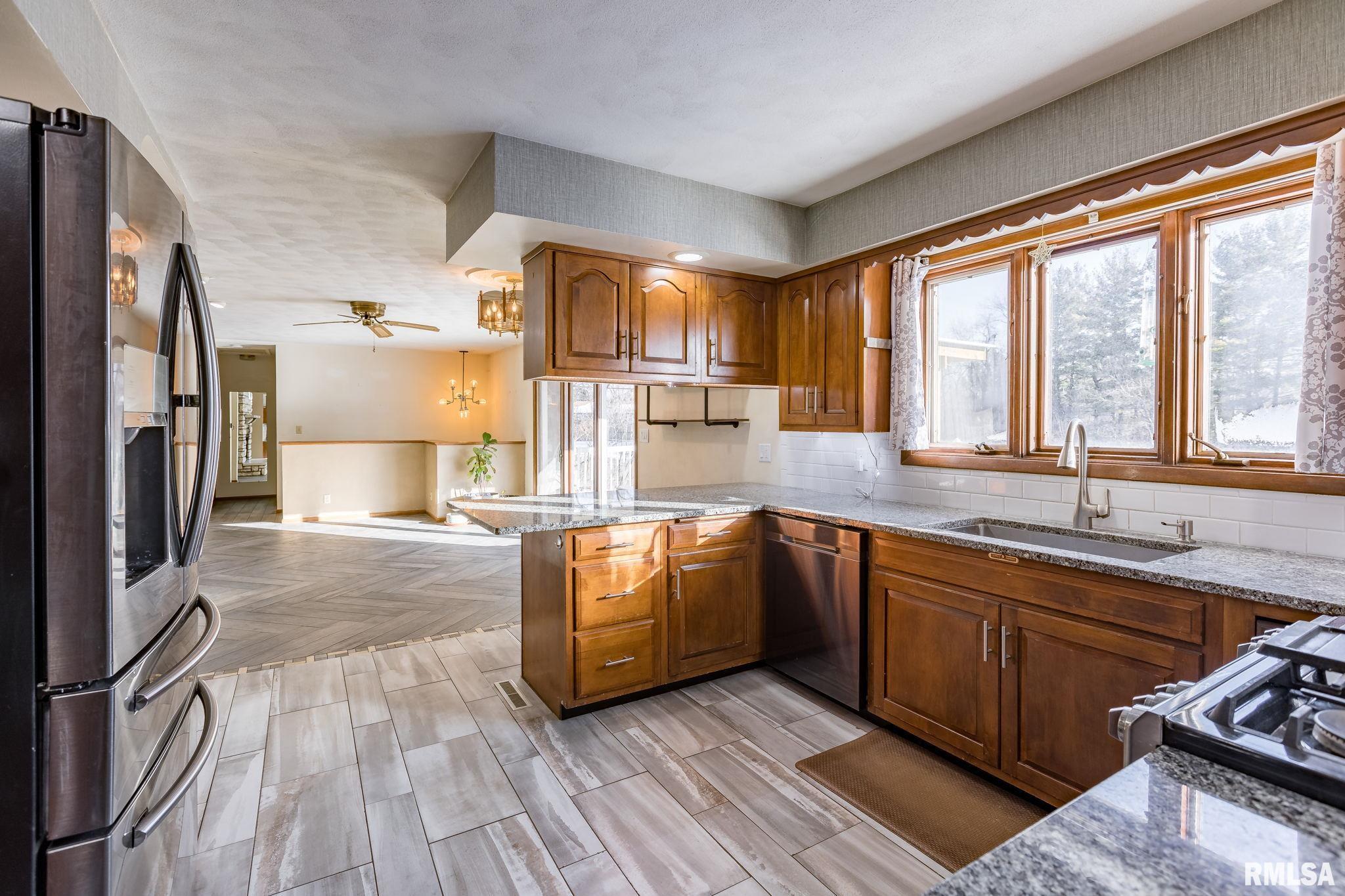 9405 Turkey Hollow Road Taylor Ridge, IL 61284 - Photo 11 of 32 Gallery Image 11