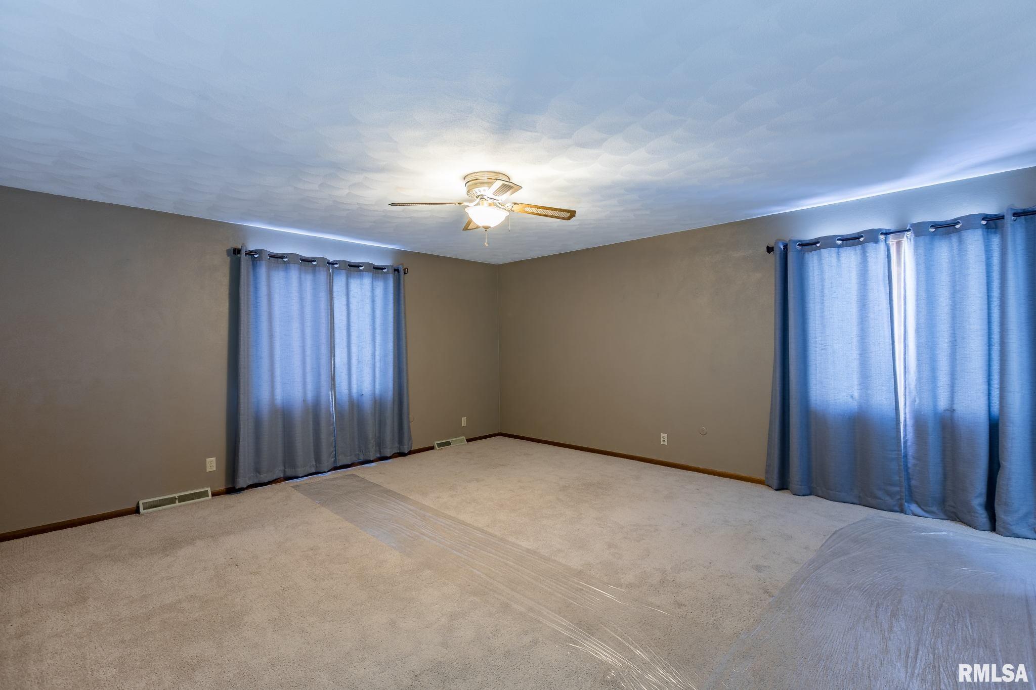 9405 Turkey Hollow Road Taylor Ridge, IL 61284 - Photo 12 of 32 Gallery Image 12
