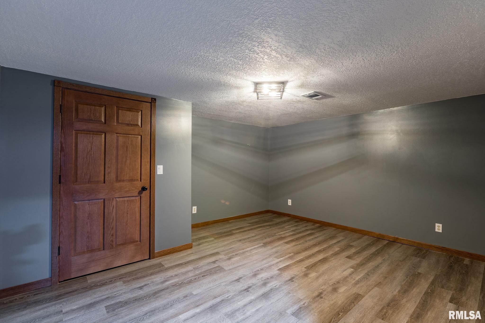 9405 Turkey Hollow Road Taylor Ridge, IL 61284 - Photo 25 of 32 Gallery Image 25