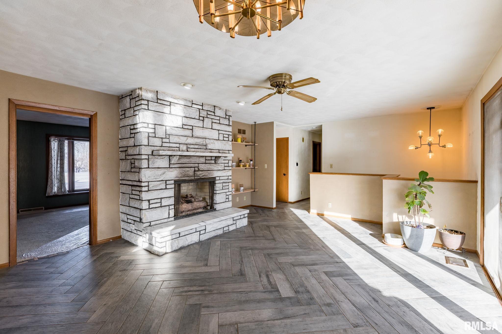 9405 Turkey Hollow Road Taylor Ridge, IL 61284 - Photo 5 of 32 Gallery Image 5