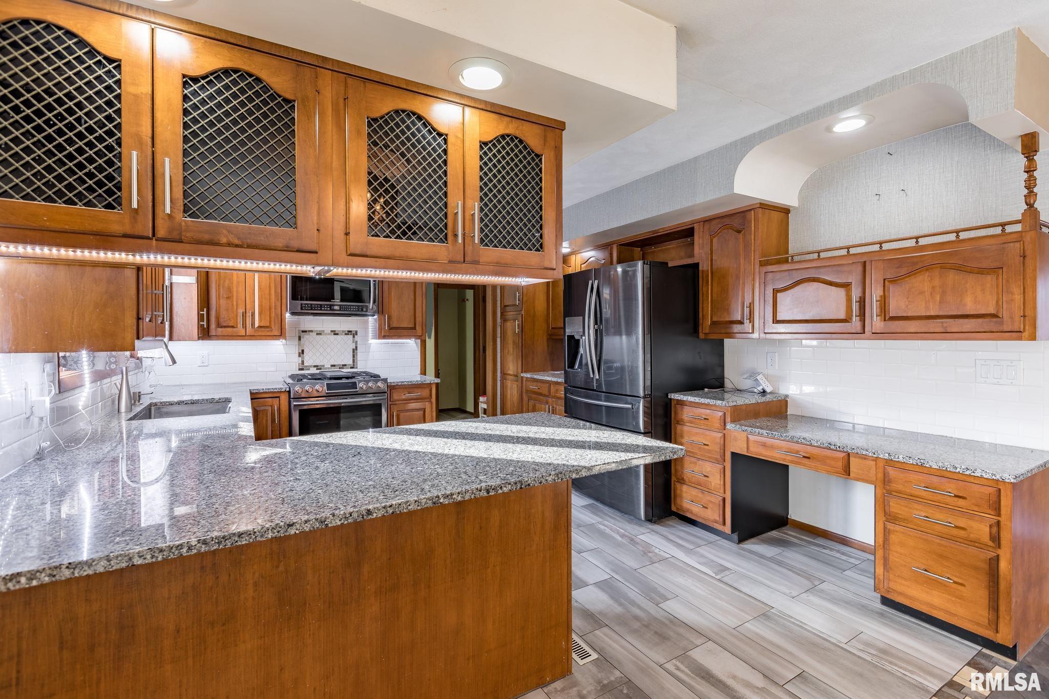 9405 Turkey Hollow Road Taylor Ridge, IL 61284 - Photo 8 of 32 Gallery Image 8