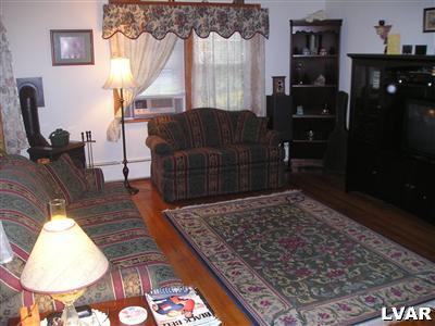 4457 Mountain Road Slatington, PA 18080 - Photo 8 of 28 Gallery Image 8
