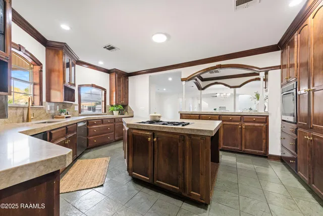 $450,000 | 100 Remington Drive, Lafayette, LA 70503