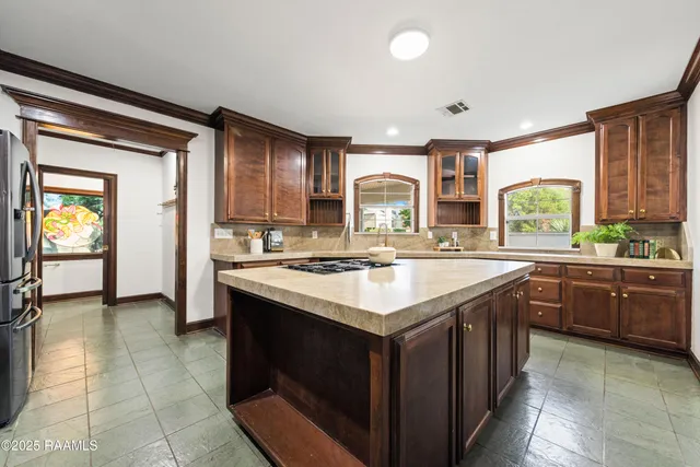 $450,000 | 100 Remington Drive, Lafayette, LA 70503